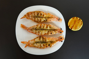 Креветка Королевская ваннамей с/г в панцире с разрезом на спинке без вены (