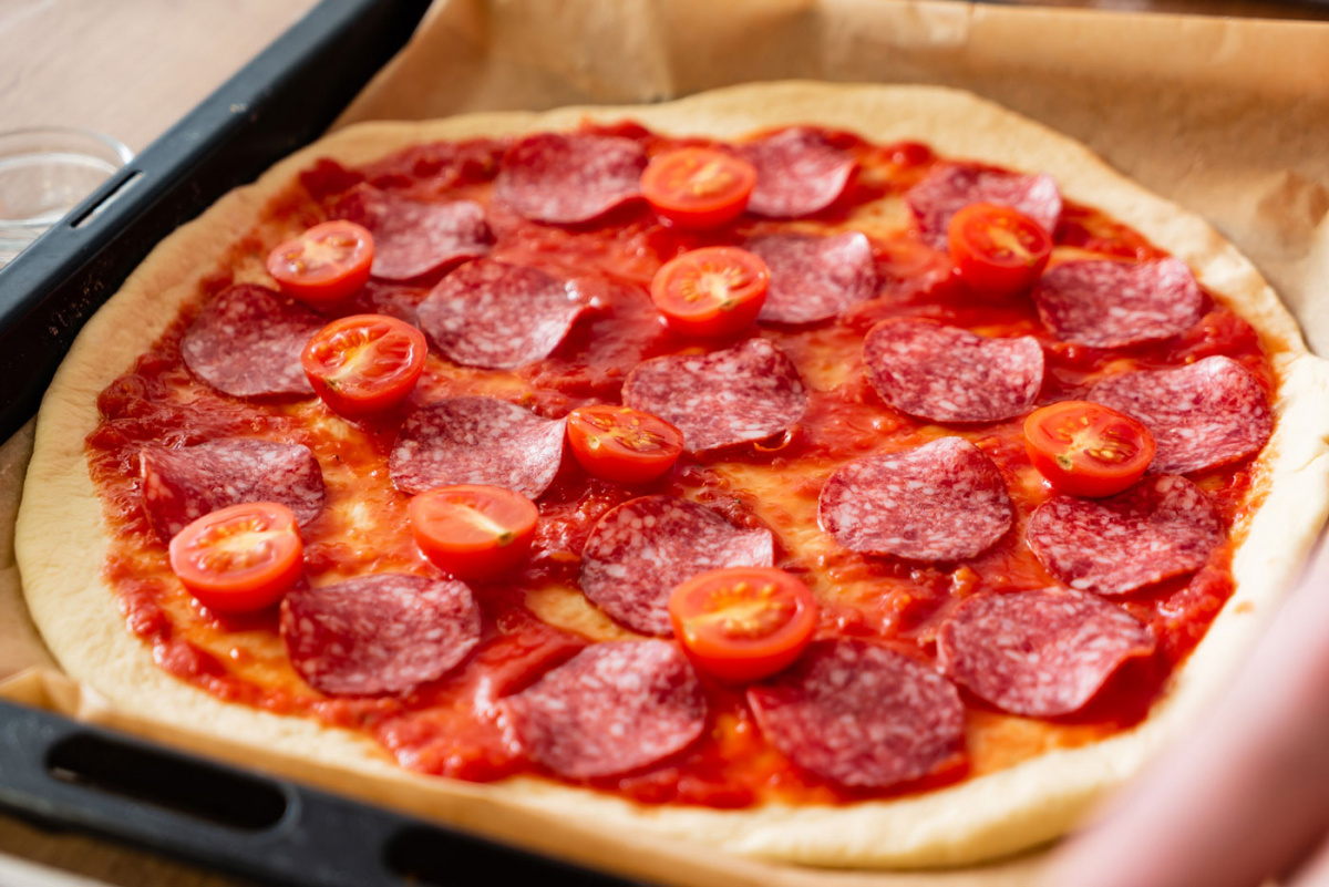 Пицца на кефире в духовке — рецепт с фото пошагово.